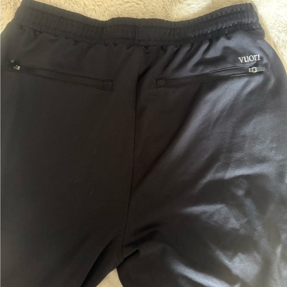Vuori Men’s Black joggers size small - Picture 4 of 4
